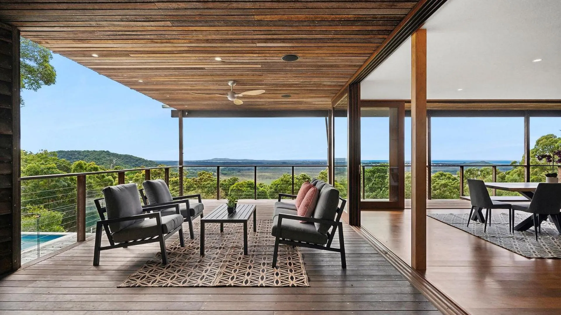 Coolum Scenic Getaway - Mountain & Ocean Views Only 15 Minutes From The Beach Yandina Creek